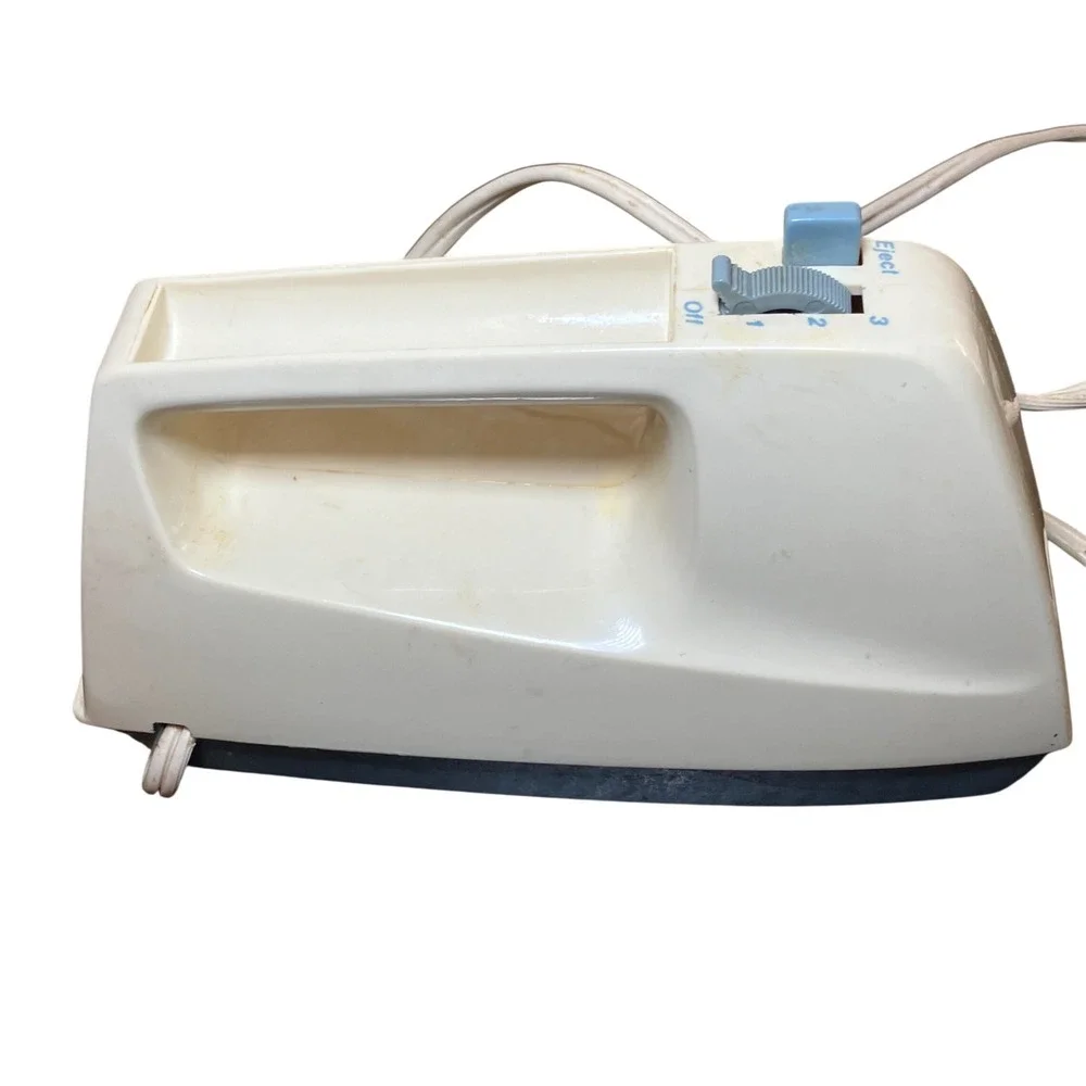 Rival 3-Speed Portable Hand Mixer Model 433 White Blue with 2 Sets of Beaters